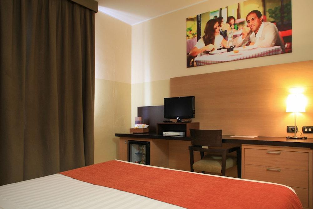 B&B Hotel Milano Cologno Studios Cologno Monzese Ngoại thất bức ảnh