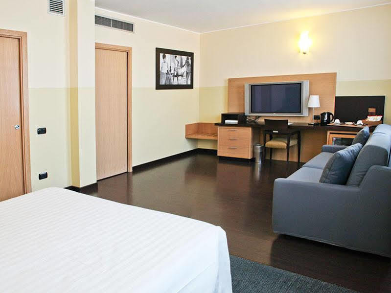 B&B Hotel Milano Cologno Studios Cologno Monzese Ngoại thất bức ảnh